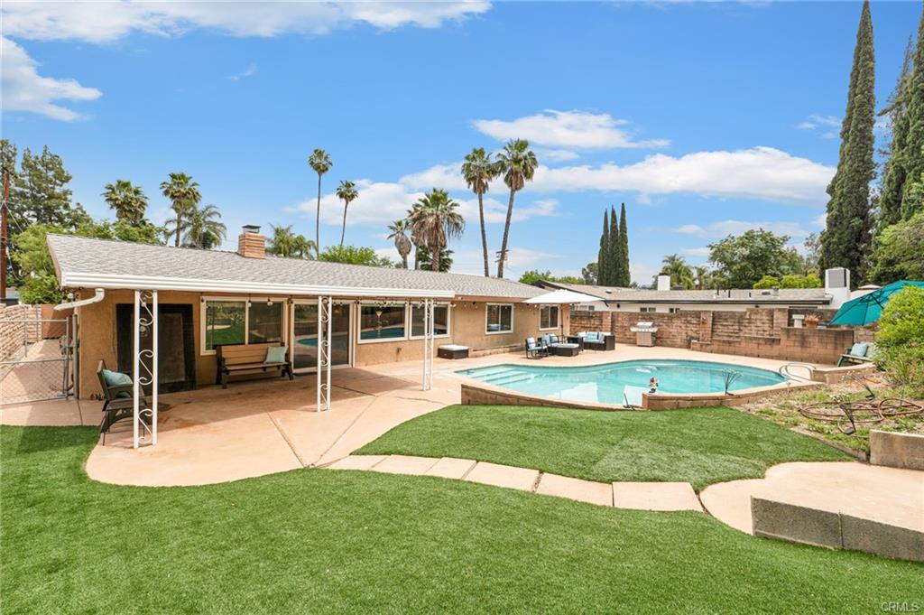 5643 Rawlings Ave. Woodland Hills, CA Escrow Closed